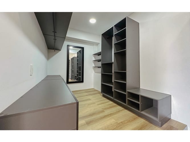 Apartamento en venta en El Poblado, Medellín · foto 5 de 24