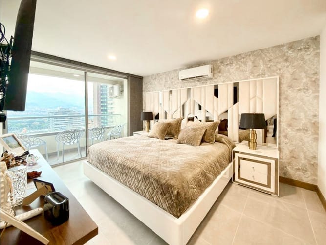 Apartamento de 2 alcobas en venta en El Poblado, Medellín, 87 m² · foto 12 de 24