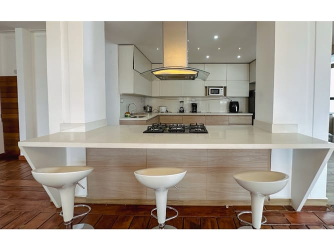 Apartamento en venta en El Poblado, Medellín · foto 6 de 24