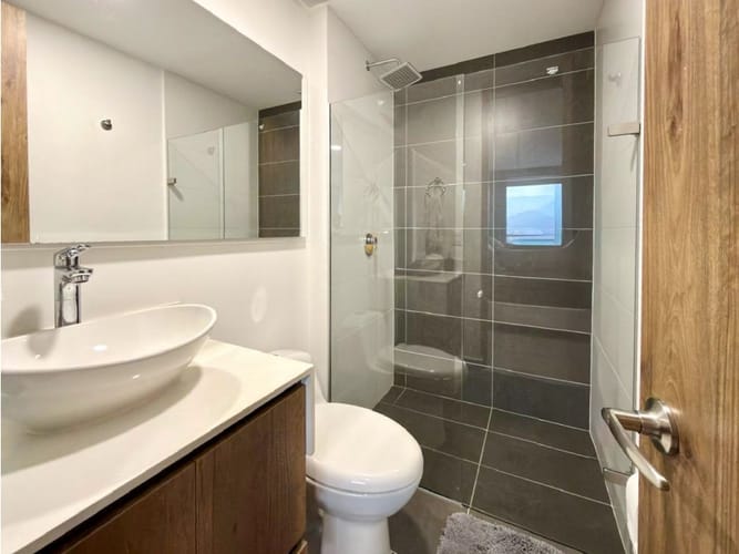 Apartamento de 2 alcobas en venta en El Poblado, Medellín, 87 m² · foto 17 de 24