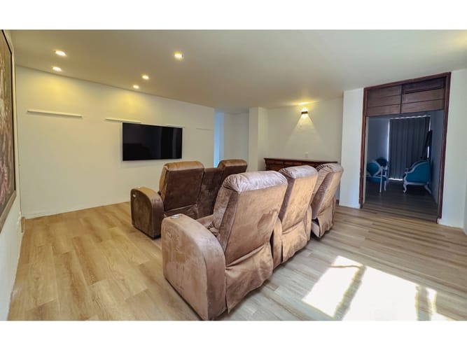 Apartamento en venta en El Poblado, Medellín · foto 12 de 24