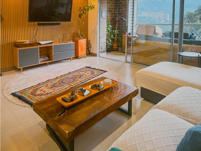 Apartamento de 3 alcobas en arriendo en Camino Verde, Medellín, 140 m² · foto 5 de 14