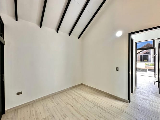 Casa de 3 alcobas en venta en El Tambo, La Ceja, 157 m² · foto 22 de 24