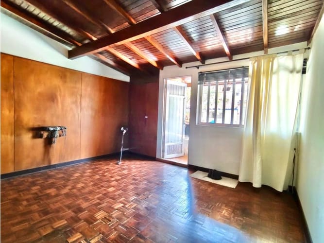 Casa de 5 alcobas en venta en Laureles, Medellín, 252 m² · foto 2 de 20