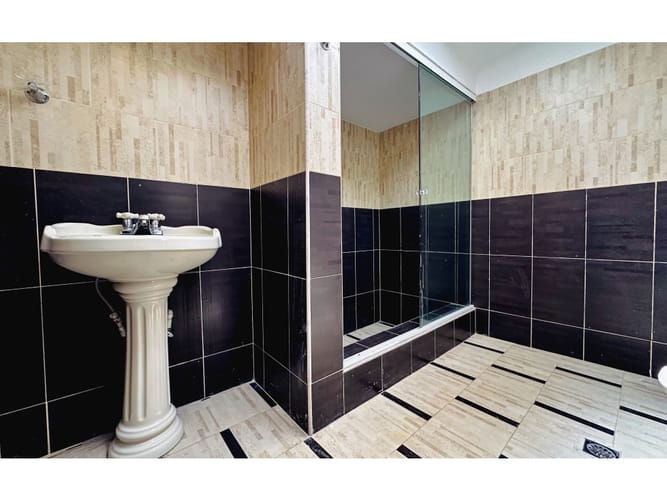 Apartamento en venta en El Poblado, Medellín · foto 23 de 24