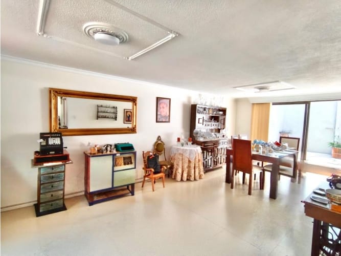 Casa de 5 alcobas en venta en Laureles, Medellín, 252 m² · foto 3 de 20