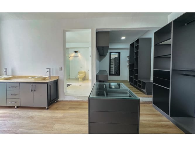 Apartamento en venta en El Poblado, Medellín · foto 24 de 24