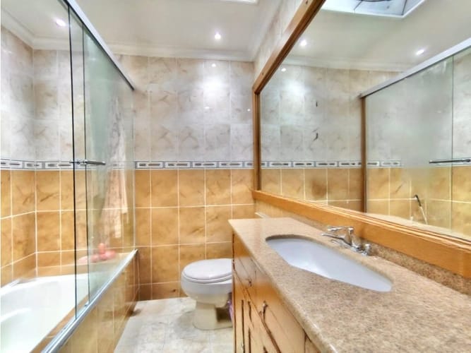 Casa de 5 alcobas en venta en Laureles, Medellín, 252 m² · foto 4 de 20