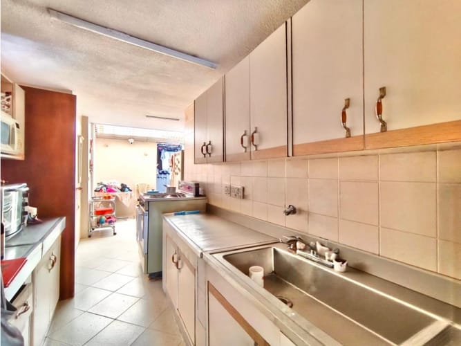 Casa de 5 alcobas en venta en Laureles, Medellín, 252 m² · foto 7 de 20