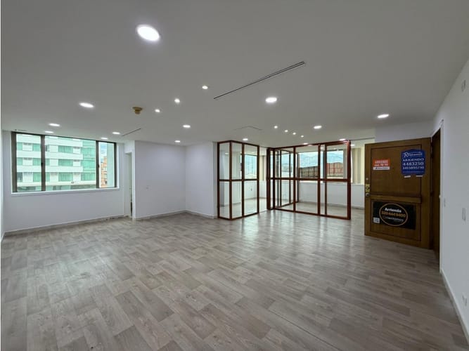 Oficina en arriendo en La Aguacatala, Medellín, 76 m² · foto 9 de 18