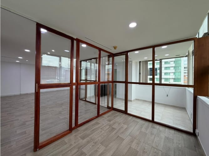 Oficina en arriendo en La Aguacatala, Medellín, 76 m² · foto 12 de 18