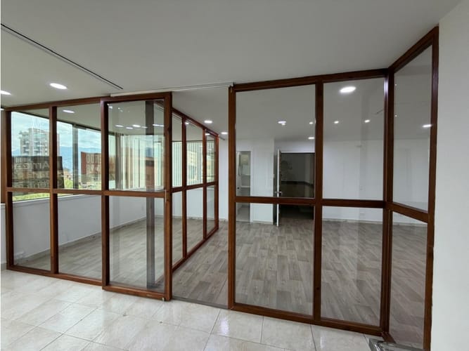 Oficina en arriendo en La Aguacatala, Medellín, 76 m² · foto 13 de 18
