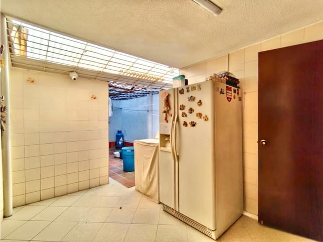 Casa de 5 alcobas en venta en Laureles, Medellín, 252 m² · foto 13 de 20