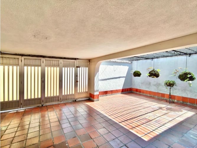 Casa de 5 alcobas en venta en Laureles, Medellín, 252 m² · foto 14 de 20