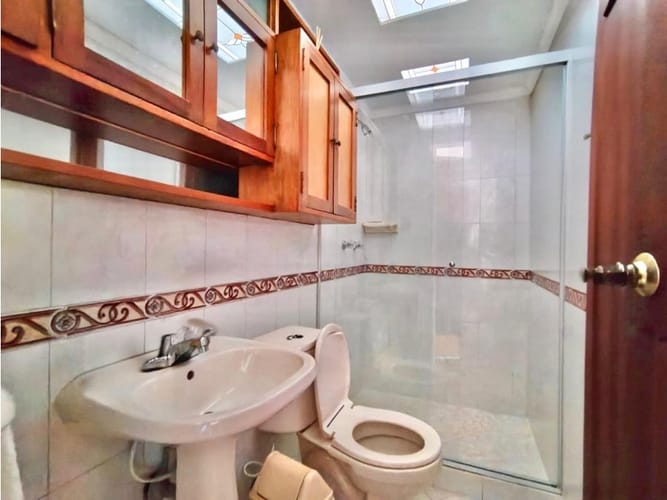 Casa de 5 alcobas en venta en Laureles, Medellín, 252 m² · foto 15 de 20