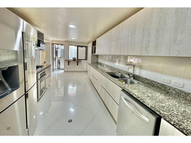 Casa de 5 alcobas en venta en El Poblado, Medellín, 538 m² · foto 12 de 24