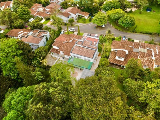 Casa de 5 alcobas en venta en El Poblado, Medellín, 538 m² · foto 24 de 24