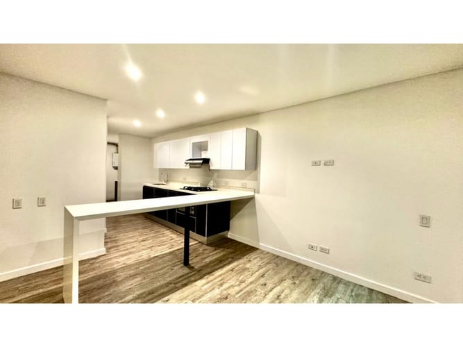 Casa de 3 alcobas en venta en Barro Blanco, Rionegro, 200 m² · foto 2 de 24