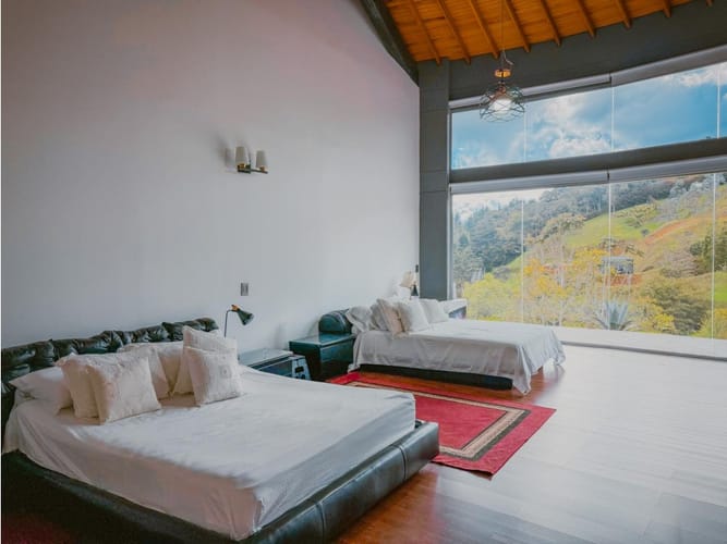 Casa de 4 alcobas en arriendo en Las Palmas, Envigado, 500 m² · foto 4 de 14