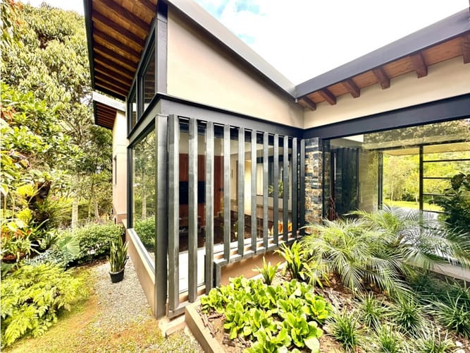 Casa de 3 alcobas en venta en Guamito, La Ceja, 325 m² · foto 17 de 24