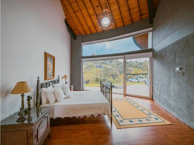 Casa de 4 alcobas en arriendo en Las Palmas, Envigado, 500 m² · foto 9 de 14