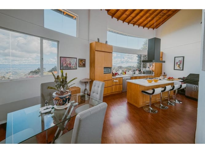 Casa de 4 alcobas en arriendo en Las Palmas, Envigado, 500 m² · foto 13 de 14