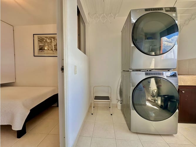 Apartamento de 3 alcobas en arriendo en Los Naranjos, Medellín, 180 m² · foto 3 de 24