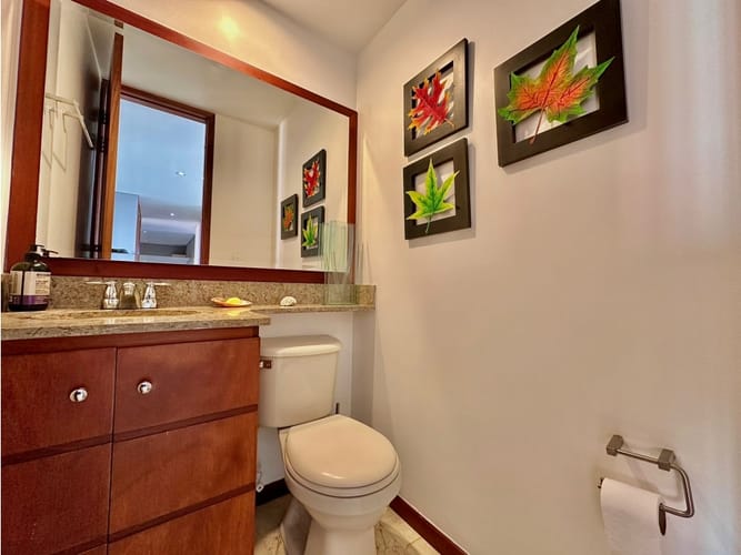 Apartamento de 3 alcobas en arriendo en Los Naranjos, Medellín, 180 m² · foto 4 de 24