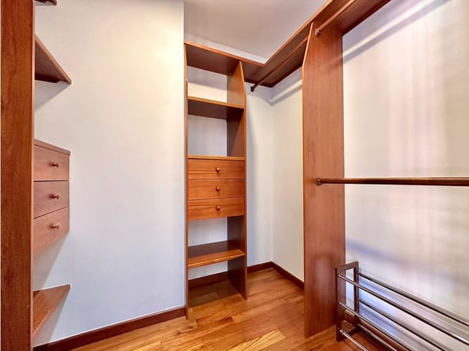Apartamento de 3 alcobas en arriendo en Los Naranjos, Medellín, 180 m² · foto 11 de 24