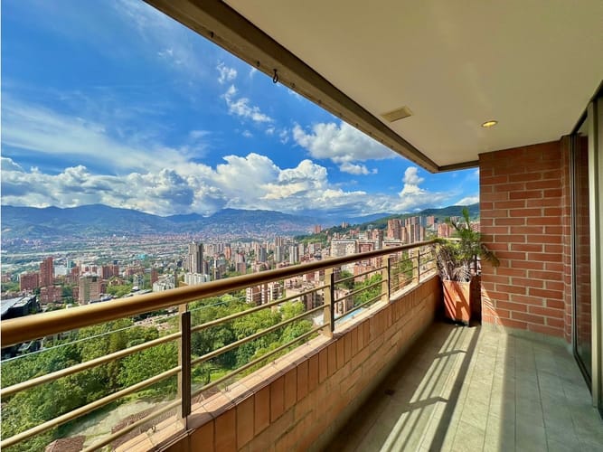Apartamento de 3 alcobas en arriendo en Los Naranjos, Medellín, 180 m² · foto 12 de 24