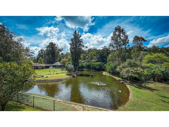 Casa de 9 alcobas en venta en Guamito, La Ceja, 1000 m² · foto 3 de 24