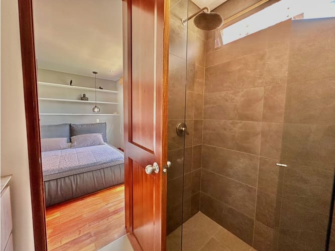Apartamento de 3 alcobas en arriendo en Los Naranjos, Medellín, 180 m² · foto 15 de 24