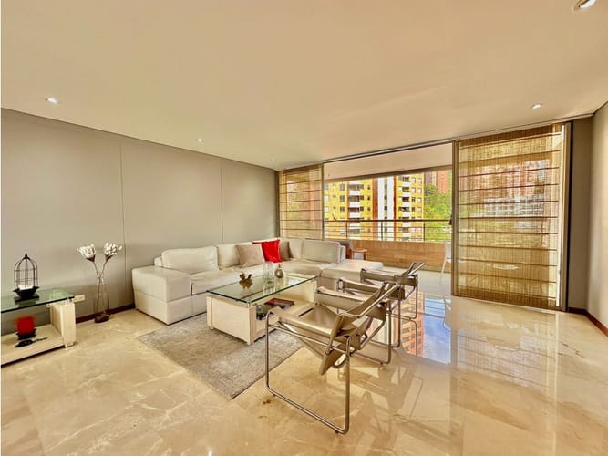 Apartamento de 3 alcobas en arriendo en Los Naranjos, Medellín, 180 m² · foto 19 de 24