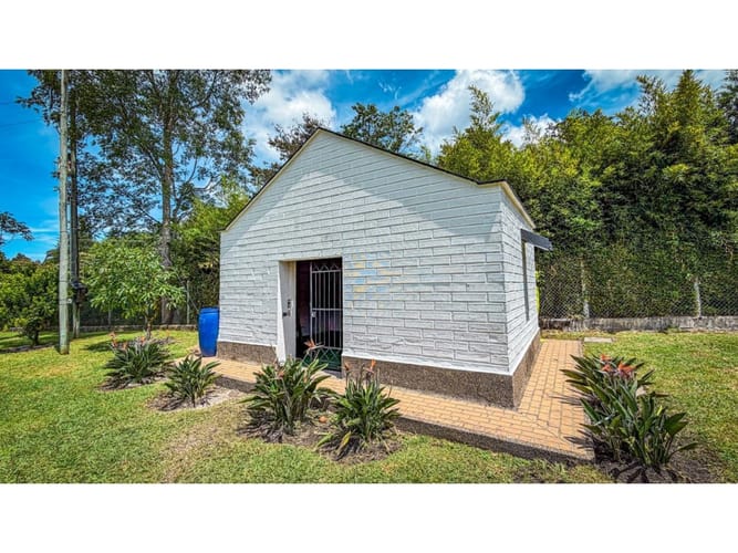 Casa de 9 alcobas en venta en Guamito, La Ceja, 1000 m² · foto 8 de 24