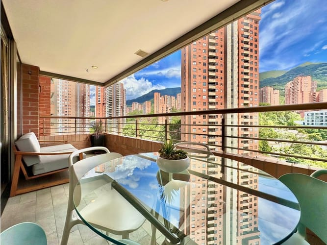 Apartamento de 3 alcobas en arriendo en Los Naranjos, Medellín, 180 m² · foto 23 de 24