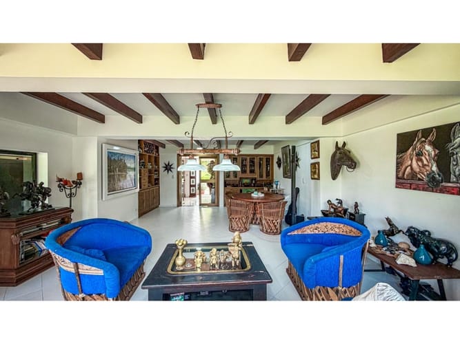Casa de 9 alcobas en venta en Guamito, La Ceja, 1000 m² · foto 12 de 24