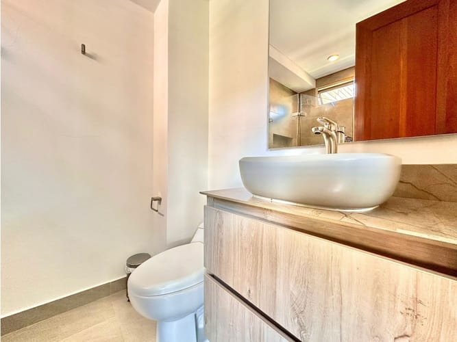 Apartamento de 3 alcobas en arriendo en Los Naranjos, Medellín, 180 m² · foto 24 de 24