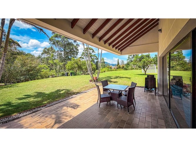 Casa de 9 alcobas en venta en Guamito, La Ceja, 1000 m² · foto 16 de 24
