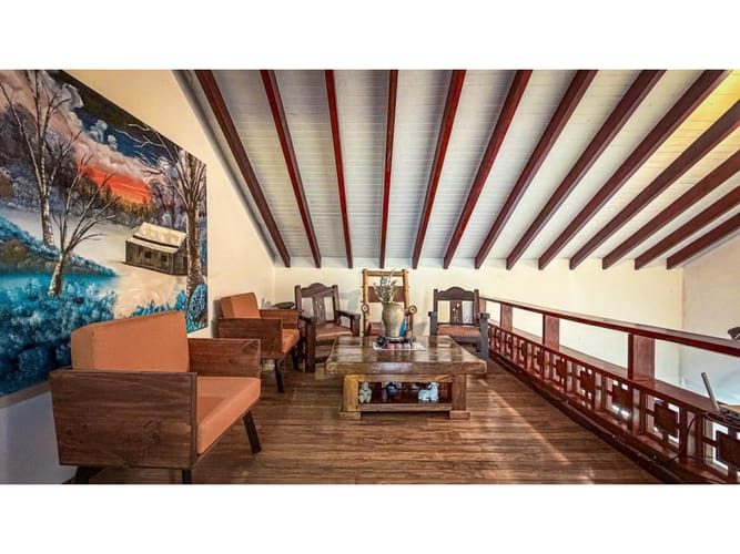 Casa de 9 alcobas en venta en Guamito, La Ceja, 1000 m² · foto 23 de 24