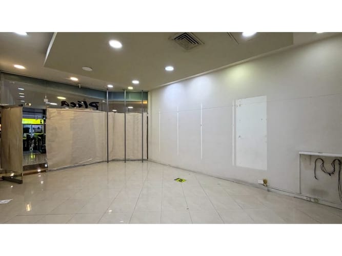 Local en arriendo en El Poblado, Medellín, 42 m² · foto 2 de 7