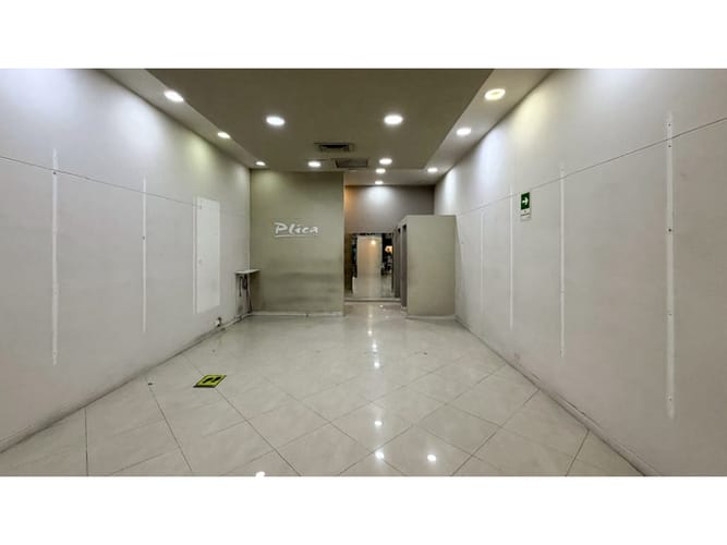 Local en arriendo en El Poblado, Medellín, 42 m² · foto 3 de 7