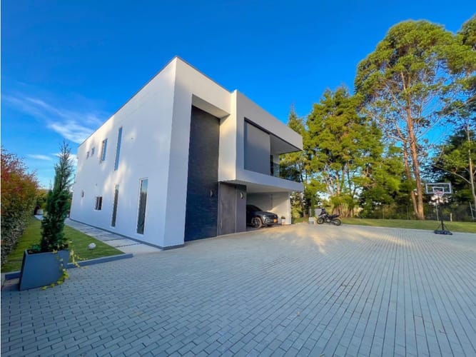Casa de 5 alcobas en venta en El Porvenir, Rionegro, 390 m² · foto 3 de 23