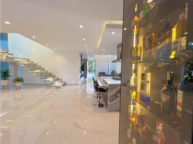 Casa de 5 alcobas en venta en El Porvenir, Rionegro, 390 m² · foto 4 de 23