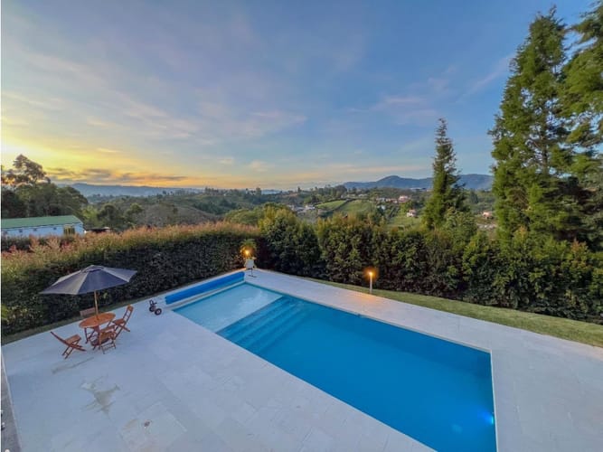 Casa de 5 alcobas en venta en El Porvenir, Rionegro, 390 m² · foto 13 de 23