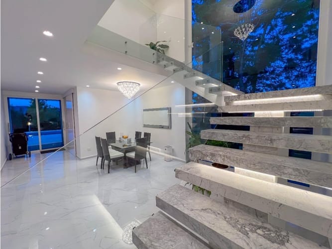 Casa de 5 alcobas en venta en El Porvenir, Rionegro, 390 m² · foto 16 de 23