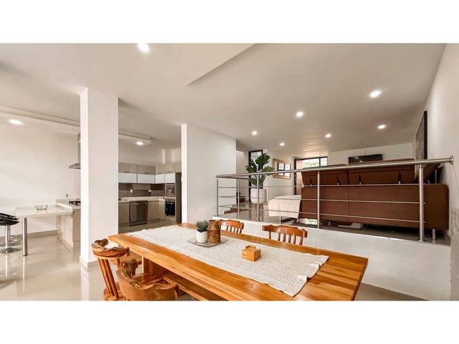 Casa de 4 alcobas en arriendo en El Poblado, Medellín, 380 m² · foto 7 de 24
