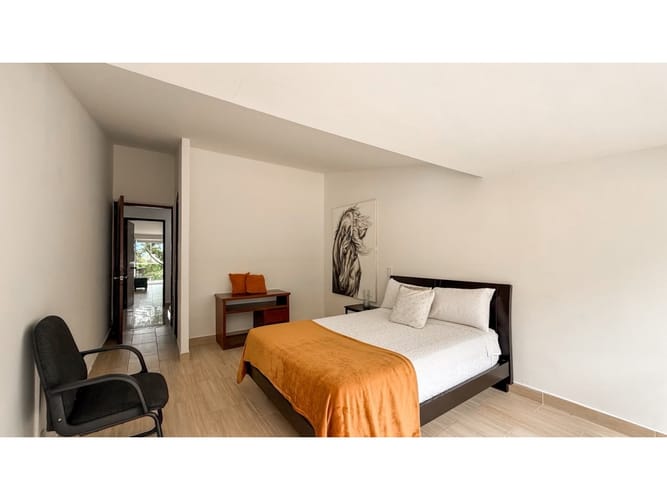Casa de 4 alcobas en arriendo en El Poblado, Medellín, 380 m² · foto 11 de 24