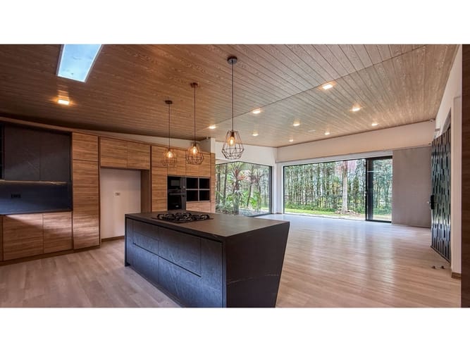 Casa de 3 alcobas en venta en Llano Grande, Rionegro, 540 m² · foto 3 de 24