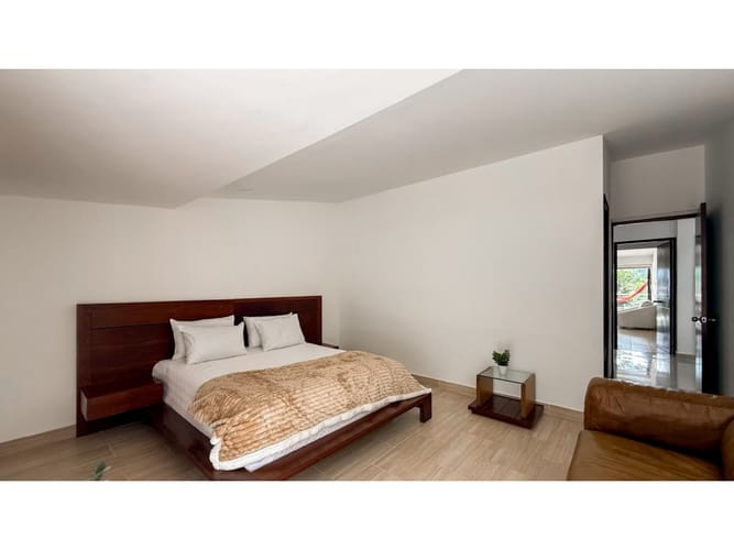 Casa de 4 alcobas en arriendo en El Poblado, Medellín, 380 m² · foto 16 de 24