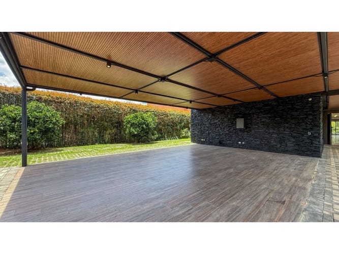 Casa de 3 alcobas en venta en Llano Grande, Rionegro, 540 m² · foto 22 de 24